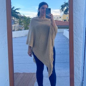 Knitted Shaw with Fringe